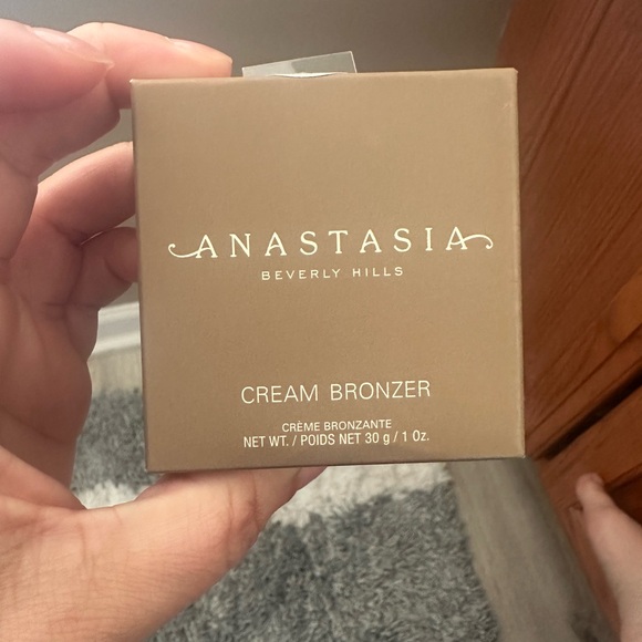 Anastasia Beverly Hills Other - Anastasia Beverly Hills Cream Bronzer Hazelnut
